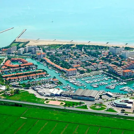 Apartment Luminous Flat With A Big Terrace Porto Santa Margherita di Caorle