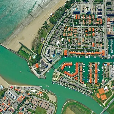 Apartment Luminous Flat With A Big Terrace Porto Santa Margherita di Caorle