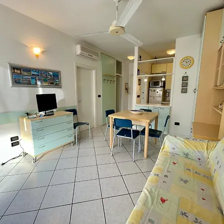 Apartment Luminous Flat With A Big Terrace Porto Santa Margherita di Caorle